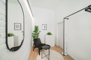 Chic Central City Rooms by Home2