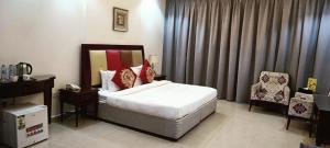 Deluxe Double Room room in OYO 137 Clifton International Hotel
