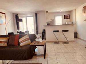 Appartements Appart avec 1 chambre et vaste sejour lumineux et balcon perpignan centre et proche plages : photos des chambres