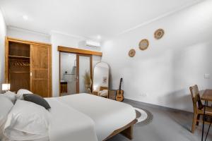 BRAND NEW Villa Samira, 5mn to Seminyak