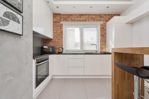 Stylish Kościuszki Apartaments near the Market Square with FREE GARAGE Wrocław by Renters