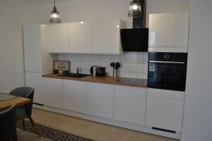 New modern APT near Old town - private parking