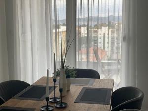 New modern APT near Old town - private parking
