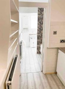 Lovely Two Bedroom Apartment, with private garden!