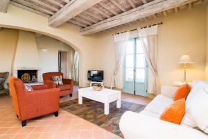 ISA - Luxury Resort with swimming pool immersed in Tuscan nature, apartments with private outdoor area with panoramic view