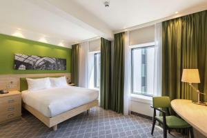 Queen Room room in Hampton By Hilton Antwerp Central Station