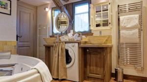 Maisons de vacances Remparts de Riquewihr - Le Dragon Porte-Bonheur : photos des chambres