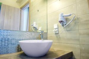 tzogias apartments helen