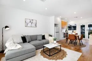 Frankie's Retreat Henley Beach - Seaton