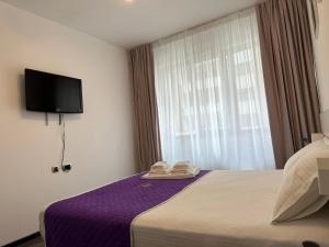 Luxury Apartments near Coresi Mall by GLAM