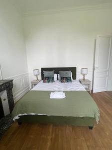 B&B / Chambres d'hotes Chateau de Respide : Chambre Lit King-Size - Vue sur Jardin