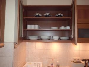 Prime location one bed apartment with hydro bath in Royal Plaza