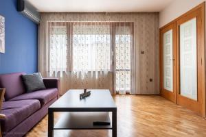 Burov Apartment - artistic apartment in the heart of Varna suitable for up to 4 guests