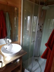 Chalets Nature et tranquillite ! Havre de causse! : photos des chambres