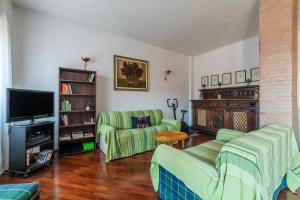 GuestHost - Flaminio Apartment panoramic view with terrace