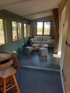 Chalets chalet en bord de riviere (saone) : photos des chambres