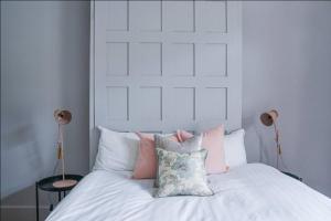 Clapham Calm 2 Bedroom Flat with Garden