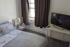 3- Bedroom modern,spacious apartment-Devon