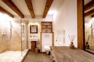 Chalets Ferme Liberte - stunning, comfortable, & modern sleeps 14- private mini van : photos des chambres