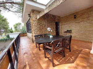 Chalet rústico con piscina y barbacoa, Valencia
