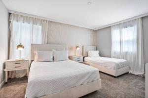 New Home 8 Bedrooms and 5 Bathrooms At Storey Lake