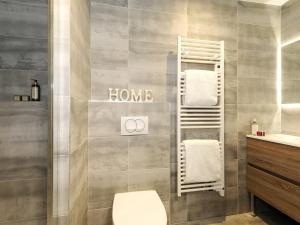 Neuf Ski aux Pieds, 3 Chambres avec WiFi et Parking - FR-1-575-189