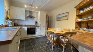 Seagulls Porthcothan Bay Cottage