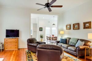 Comfy Central Natchez Hideaway: Walk to Dtwn!