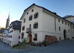 Stilvolle 2,5 Zimmer, Ferienwohnung in Sent