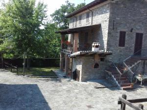 A fine 2 bedroom stone house in Emila