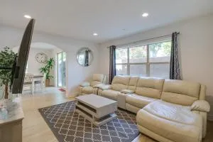 Pet-Friendly Paramount Home, 16 Mi to Los Angeles! - Paramount