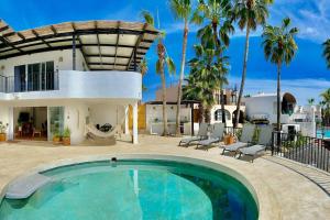 Private Beach Great Location Condo