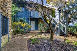 A Stones Throw, Relax & Unwind Free attraction Tickets, WIFI