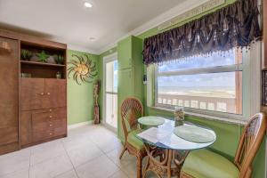 BEACHFRONT Studio Condo #11