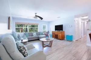 Beautiful home with pool and outdoor space - Palm Beach Gardens