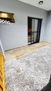 Apê na praia da Lagoinha a 400m da praia