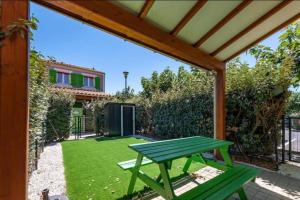 Maisons de vacances House with garden near beach : photos des chambres