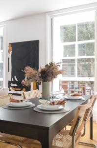 Generously large 1 bedroom apartment in Farringdon