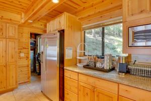 Westwood Lakefront Cabin w Hot Tub & Boat Dock!