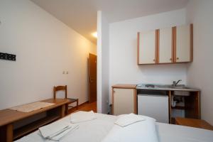 Apartments by the sea Razanac, Zadar - 5766