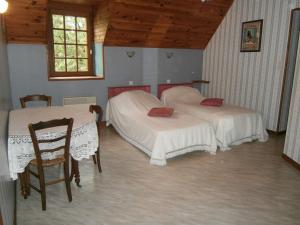 Maisons de vacances Gite Thoire-sur-Dinan, 7 pieces, 14 personnes - FR-1-410-337 : photos des chambres