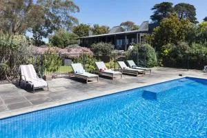 Honeysuckle House - Merricks