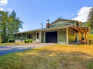Clear Creek Cabin - Tillamook