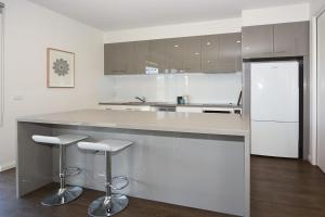 Rolling Waves in Pt Leo