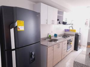 Hermoso apartamento con piscina ubicado cerca a los principales centros comerciales
