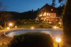 Údolí Černého Čápa - 摩拉维采河畔赫拉德茨