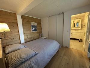 Chalets Chalet Les Allues, 5 pieces, 9 personnes - FR-1-180-603 : photos des chambres