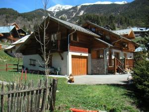 Appartements Charmant 2 Pieces + Coin Montagne - Parking Prive, WiFi, Proche Pistes - FR-1-762-31 : photos des chambres