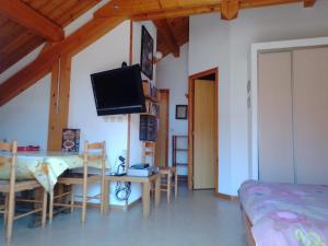 Appartements Charmant 2 Pieces + Coin Montagne - Parking Prive, WiFi, Proche Pistes - FR-1-762-31 : photos des chambres