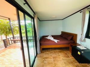 The Monday ที่พักราคาถูก ใกล้หาดแหลมแม่พิมพ์